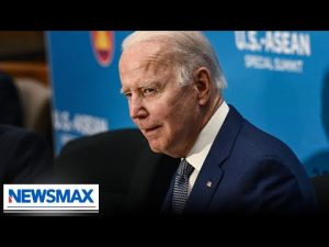 Read more about the article Doctor to Obama, Bush, & Trump reveals Biden won’t last | Wake Up America