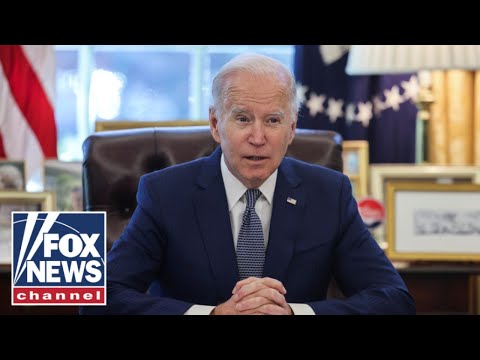 You are currently viewing Biden signs policing executive order overhauling law enforcement policies