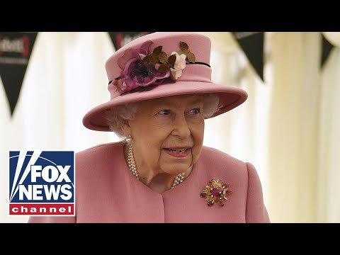 You are currently viewing Queen Elizabeth II celebrates 70-year reign