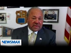 Read more about the article Democrat cities have gun control, yet more people are killed | Bo Dietl | ‘Eric Bolling The Balance’