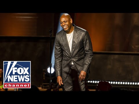 You are currently viewing Dave Chappelle attacked while on stage