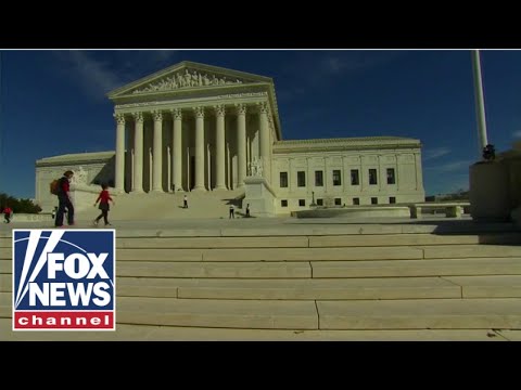 You are currently viewing Left-wing group to blockade streets around Supreme Court ahead of Dobbs opinion