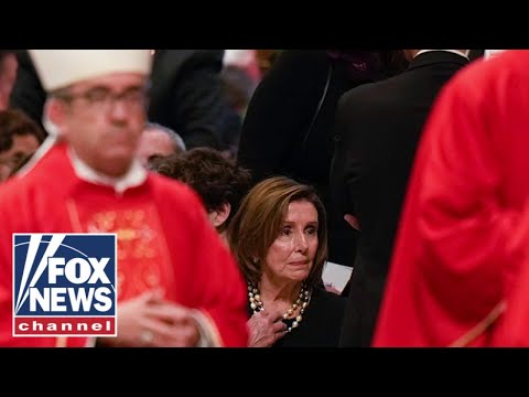 You are currently viewing Pelosi takes communion despite pro-choice stance