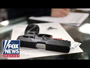 Read more about the article Can Congress find middle ground on gun legislation? | Fox News Rundown