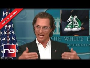 Read more about the article People Saw AWFUL Thing On Green Shoes Matthew McConaughey Brought To His Gun Control Speech