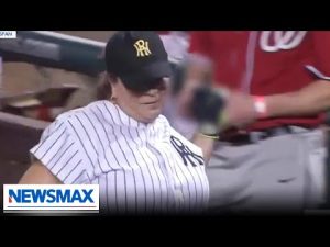 Read more about the article WATCH: Dem Rep. Linda Sanchez flips off GOP at Congressional Baseball Game