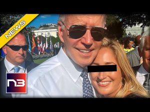 Read more about the article Crazy Joe Biden Supporter Can’t Stop Talking About His Smell!