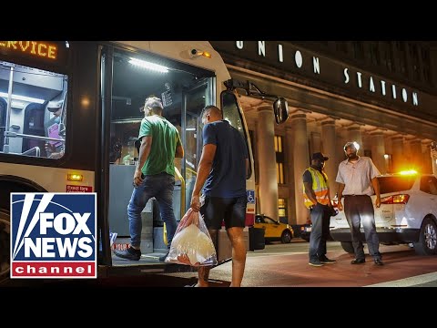 You are currently viewing Dem-led city busing migrants to New York, Chicago