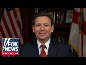 Read more about the article DeSantis hits back at critics after he flew migrants to Martha’s Vineyard #shorts