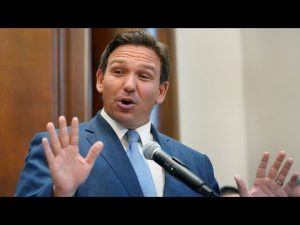 Read more about the article Live: Gov. DeSantis speaks as Hurricane Ian approaches Florida