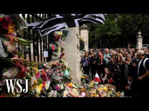 Read more about the article Crowds Gather to Mourn Queen Elizabeth II, as Flags Are Lowered to Half-Staff | WSJ