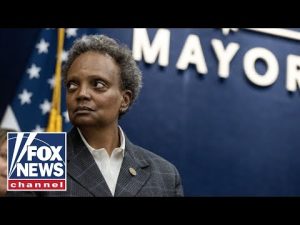 Read more about the article Lori Lightfoot asks for a raise as city crime wave rages on