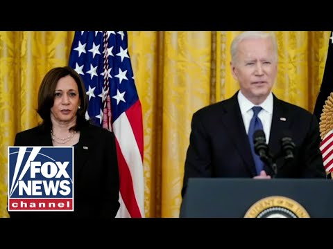 You are currently viewing Bill Maher suggests Biden drop Harris in 2024