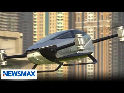 You are currently viewing Electric flying taxi debuts in Dubai