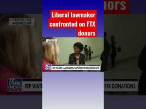 Read more about the article Fox News presses Maxine Waters on FTX donations #shorts