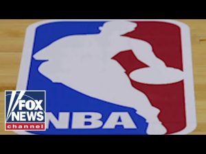 Read more about the article Fired NBA referees sue league over vaccine mandate