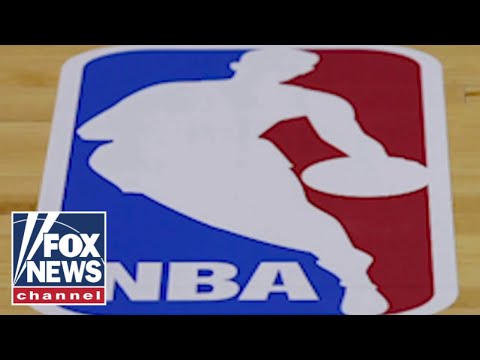 You are currently viewing Fired NBA referees sue league over vaccine mandate