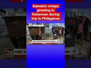 Read more about the article Kamala Harris’s odd ‘hellos’ to fishermen #shorts