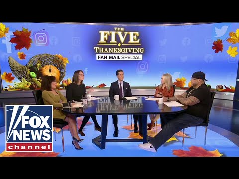 You are currently viewing ‘The Five’ celebrates Thanksgiving