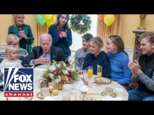 Read more about the article Here’s how President Biden celebrated his birthday and Thanksgiving