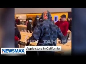 Read more about the article WATCH: Thieves steal $35k of Apple products in California | Rob Schmitt