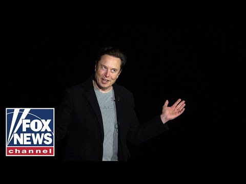 You are currently viewing Elon Musk defends journalists’ Twitter suspensions despite AOC’s backlash