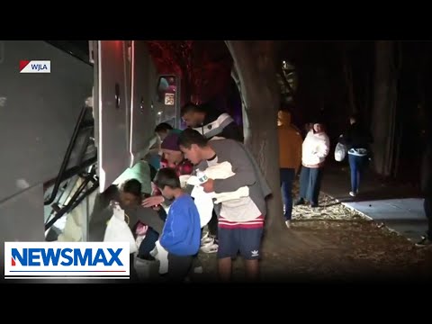 You are currently viewing Texas migrants arrive at Kamala Harris home on Christmas Eve | Wake Up America