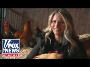 Read more about the article ‘The Chicken Lady’ joins Tucker to talk skyrocketing egg prices