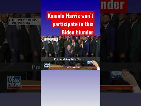 You are currently viewing Biden awkwardly kneels next to Kamala Harris #shorts #shortsfeed