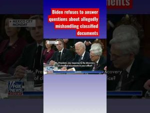 Read more about the article Biden silent when asked about classified documents scandal #shorts #shortsvideo #shortsfeed