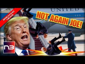 Read more about the article Trump Trolls After Biden CRASHES on AF1’s Stairs, Leaving His Handlers SCRAMBLING for a 2024 Plan B