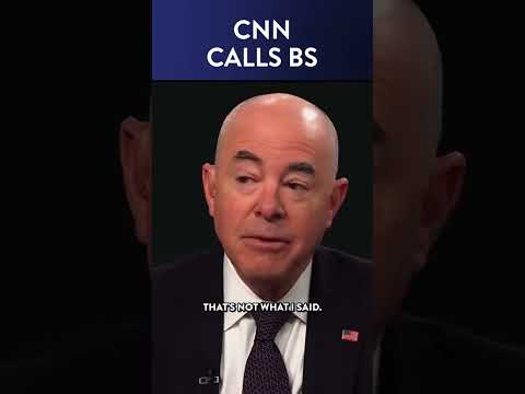 You are currently viewing CNN Host Gets Sick of Border Lies & Goes Off Script #Shorts | DM CLIPS | Rubin Report