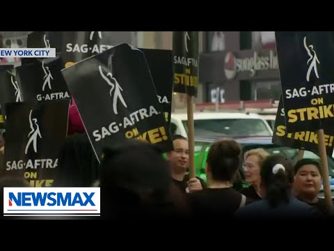 You are currently viewing WATCH: Workers strike in NYC for Hollywood actors and writers