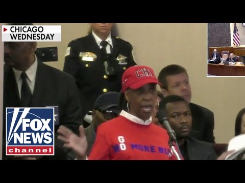 You are currently viewing Chicago residents confront mayor: ‘You ain’t doing right by us’