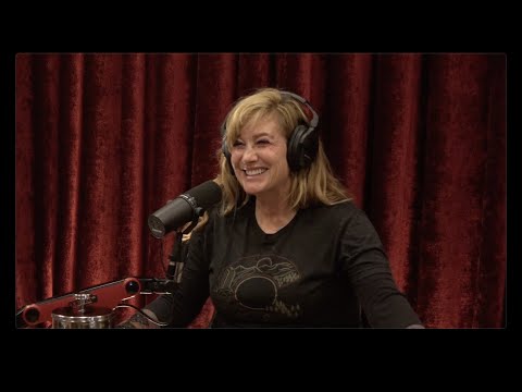 Read more about the article Joe Rogan Experience #2137 – Michelle Dowd