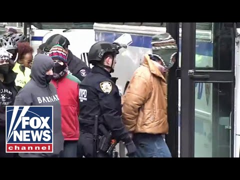 You are currently viewing NYPD arresting anti-Israel protesters at Columbia University