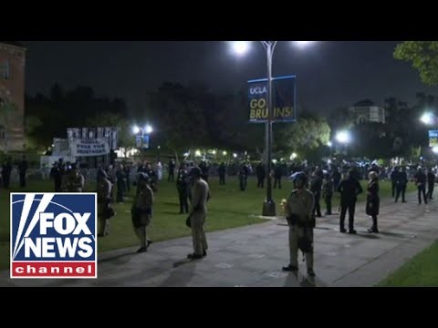 You are currently viewing Anti-Israel protesters at UCLA in standoff with law enforcement