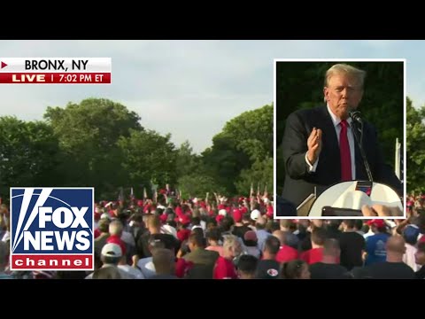 You are currently viewing Donald Trump at Bronx rally: ‘If a New Yorker can’t save this country, no one can!’