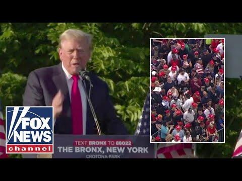 You are currently viewing NY Dems switch party affiliation to GOP at Trump Bronx rally