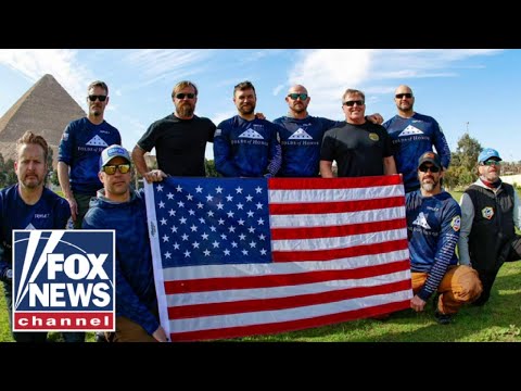 You are currently viewing Former Special Ops soldiers skydive for the fallen in all seven continents