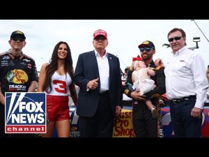 Read more about the article Trump gets roaring reception at NASCAR race