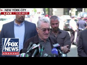 Read more about the article Robert De Niro tears into ‘tyrant’ Trump outside Manhattan courthouse