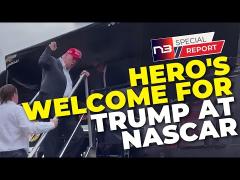 You are currently viewing Trump Triumphs at NASCAR: Swing State Showdown in North Carolina