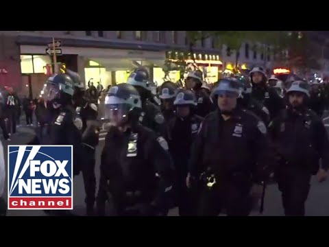 You are currently viewing Live: Mayor Adams, NYPD hold press conference on Columbia University raid