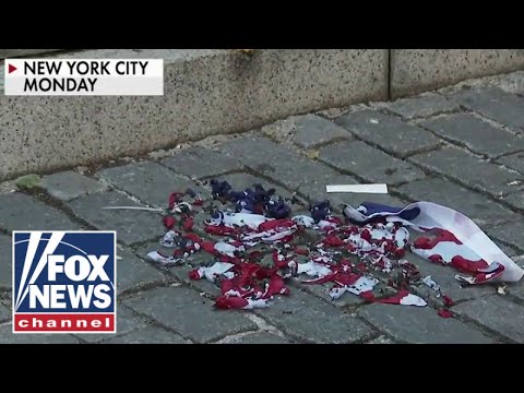 You are currently viewing Anti-Israel agitators burn US flag, deface WWI monument