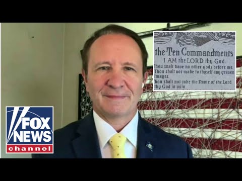 You are currently viewing Gov. Jeff Landry defends displaying the 10 Commandments in Louisiana schools