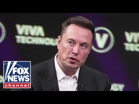 You are currently viewing Elon Musk threatens Apple ban over AI partnership