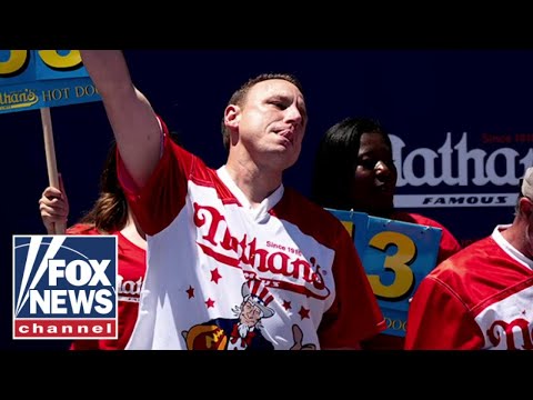 You are currently viewing FOOD FACEOFF: Joey Chestnut taking on new opponents in hot dog eating contest