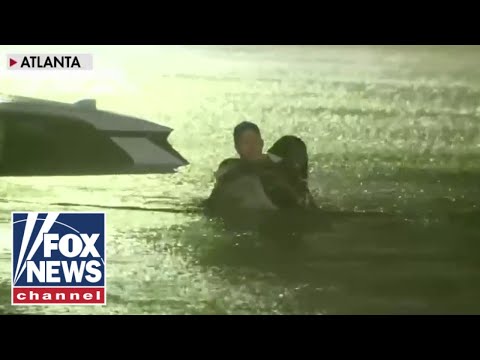 Read more about the article FOX Weather reporter rescues woman from car as floodwaters rise