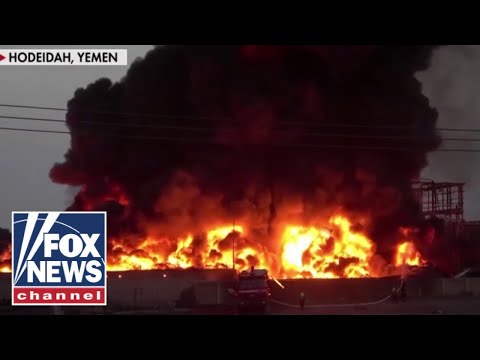 You are currently viewing Israel strikes port, power plant in Yemen after Houthi attacks